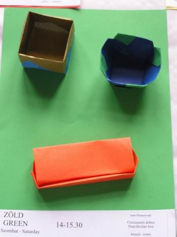 Joan Homewood: Ceruzatartó doboz