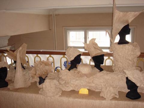 Kalapok gyűrt technikával