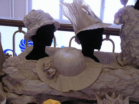 Kalapok gyűrt technikával