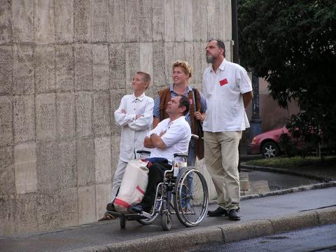 Nézalődés a főtéren