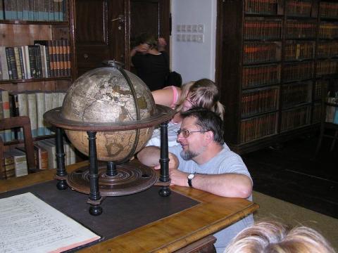 Látogatás a Klimo könyvtárban