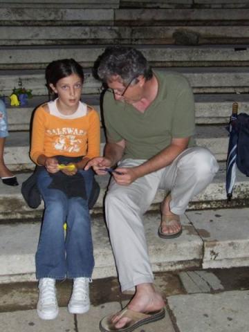 A 18. origami találkozó fő attrakciója - Hajtogatás a főtéren