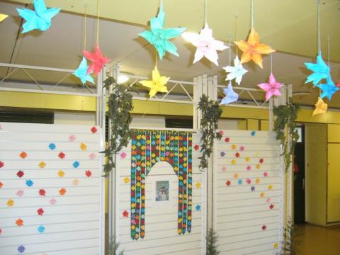 Iskoladíszítés a ballagásra 2007-ben