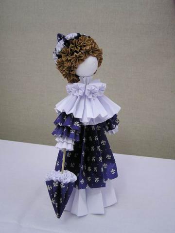 Ácsné Dóczi Éva: Baba kusudama elemből