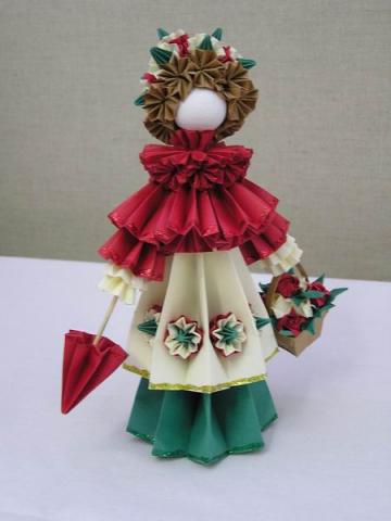 Ácsné Dóczi Éva: Baba kusudama elemből