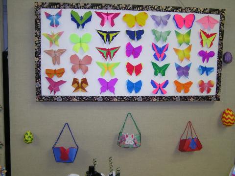 Erdődiné Kószó Éva: Lepkék és kosárkák