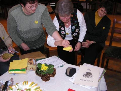 Régi játékos origami feladványok bemutatása