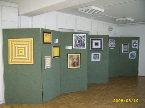 Részlet Újhegyi Györgyné Grőbel Eleonóra Vasarely nyomában origamival című kiállításából