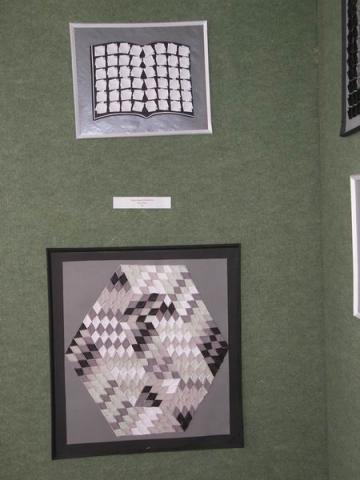 Részlet Újhegyi Györgyné Grőbel Eleonóra Vasarely nyomában origamival című kiállításából