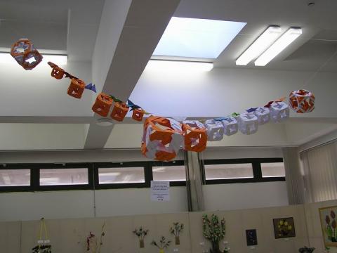 Stefán Dóra és Fekete Réka:  lepkék bezzeg átrepülik az "A" hetet és a "B" hetet a diákok pedig... - III.díj